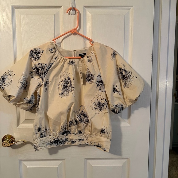Express Medium Cropped Blouse - Picture 1 of 3